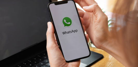 Mudou DE NOVO? WhatsApp SURPREENDE usuários com NOVA APARÊNCIA, confira as mudanças