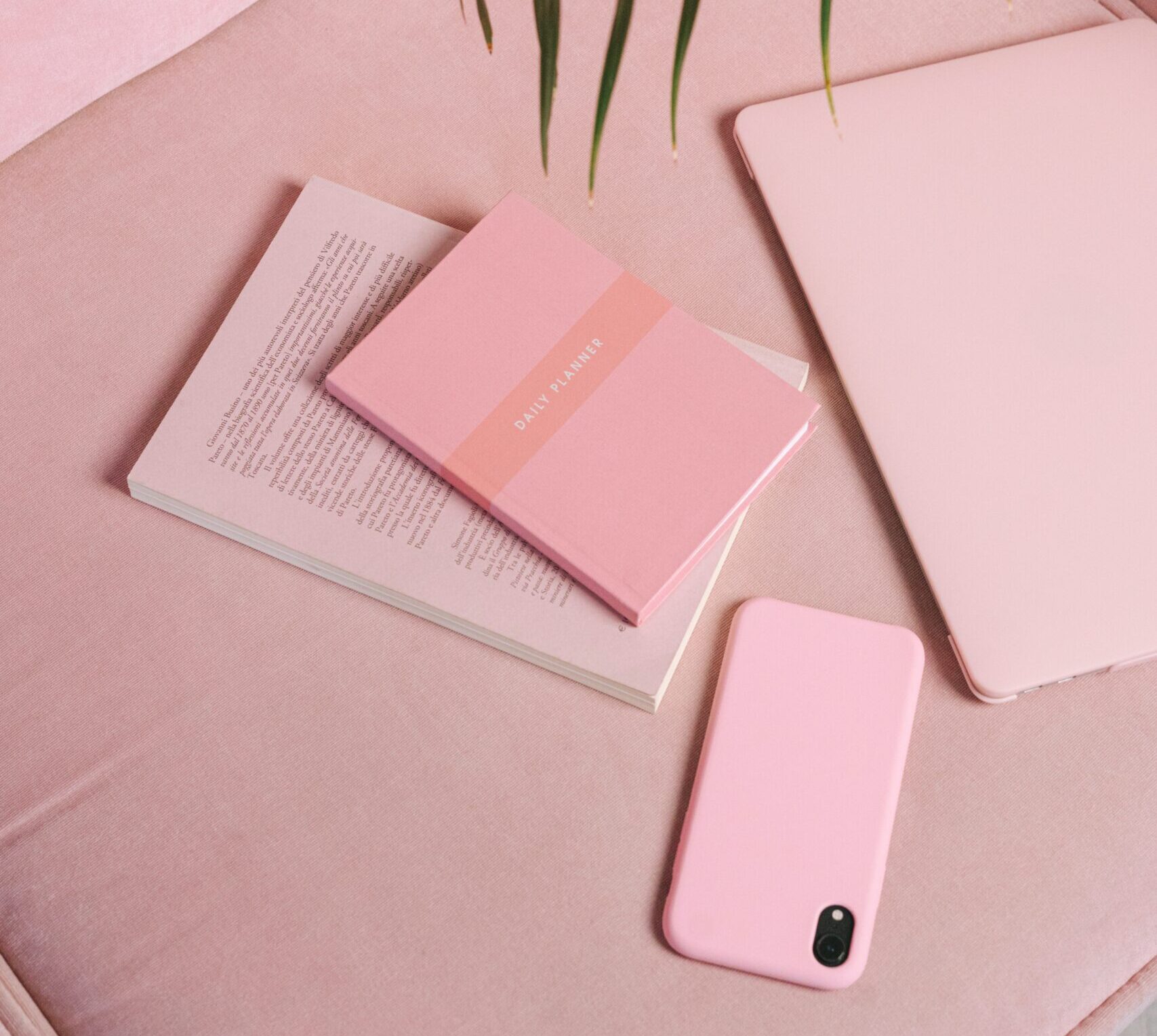 A moda da Barbie chegou ao mundo dos CELULARES: entenda