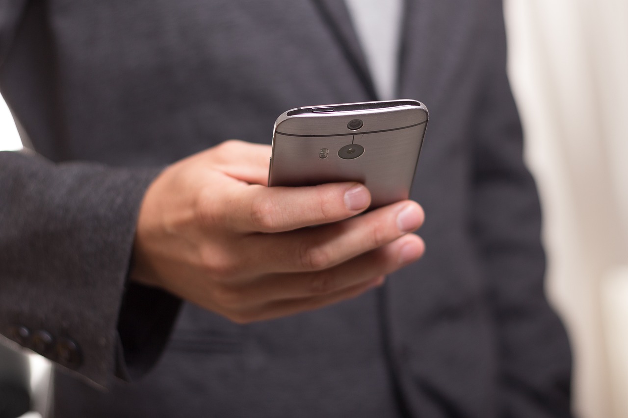 Aprenda a ESPELHAR conteúdo do CELULAR na sua TV: vários APP'S disponíveis!