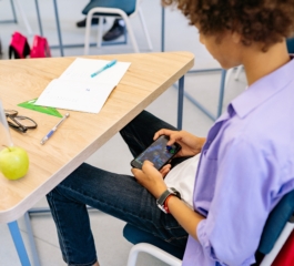 Rio de Janeiro PROÍBE o CELULAR em SALA DE AULA