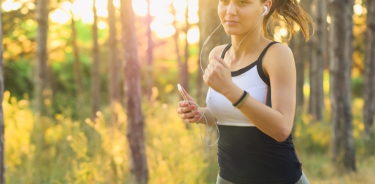 OUVIR MÚSICA e FAZER ESPORTE ao mesmo tempo? Confira os melhores FONES DE OUVIDO para CELULAR