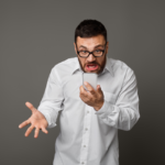 Usuários enfrentam dificuldades ao tentar recuperar acesso após testes no Celular Seguro