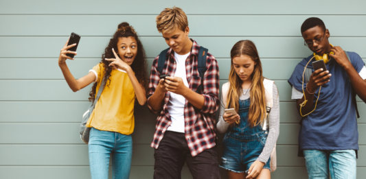 O Impacto do Uso Excessivo de Celulares na Saúde Mental dos Adolescentes