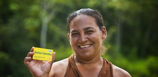 Saiba como usar o app para consultar 13º do Bolsa Família em AGOSTO no Caixa TEM