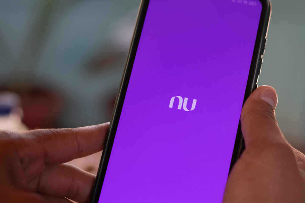 Tem conta Nubank? Então fique por dentro do novo benefício que o banco digital aprontou para os brasileiros.