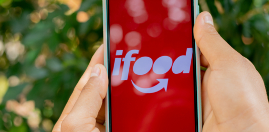 iFood: R$ 20 a mais na carteira digital para pedir comida; veja como