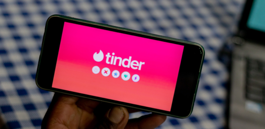 Tinder: aplicativo revela qual foi a principal tendência amorosa entre jovens neste ano